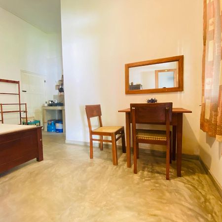 Hotel Waves Hikkaduwa Zewnętrze zdjęcie