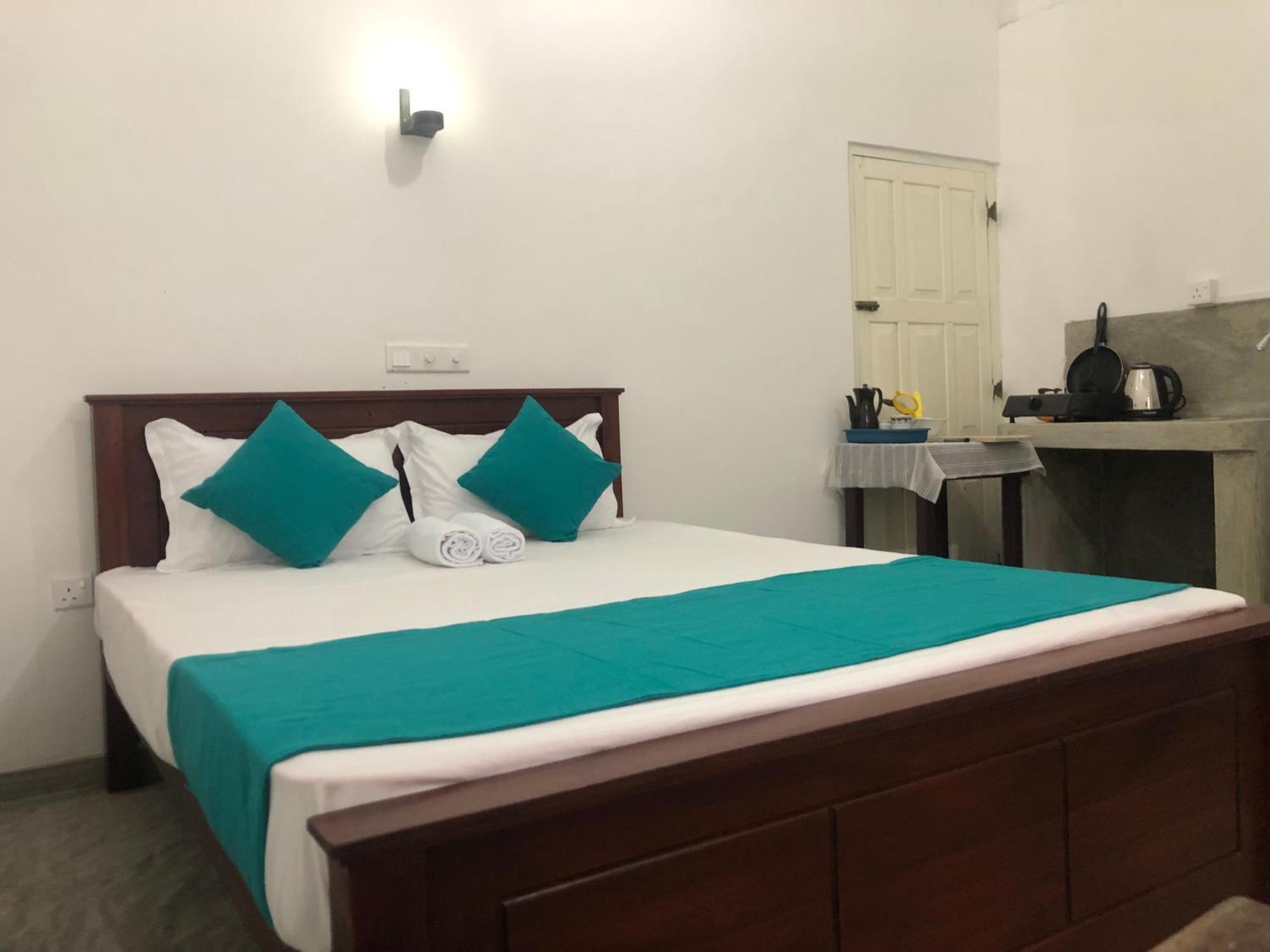 Hotel Waves Hikkaduwa Zewnętrze zdjęcie