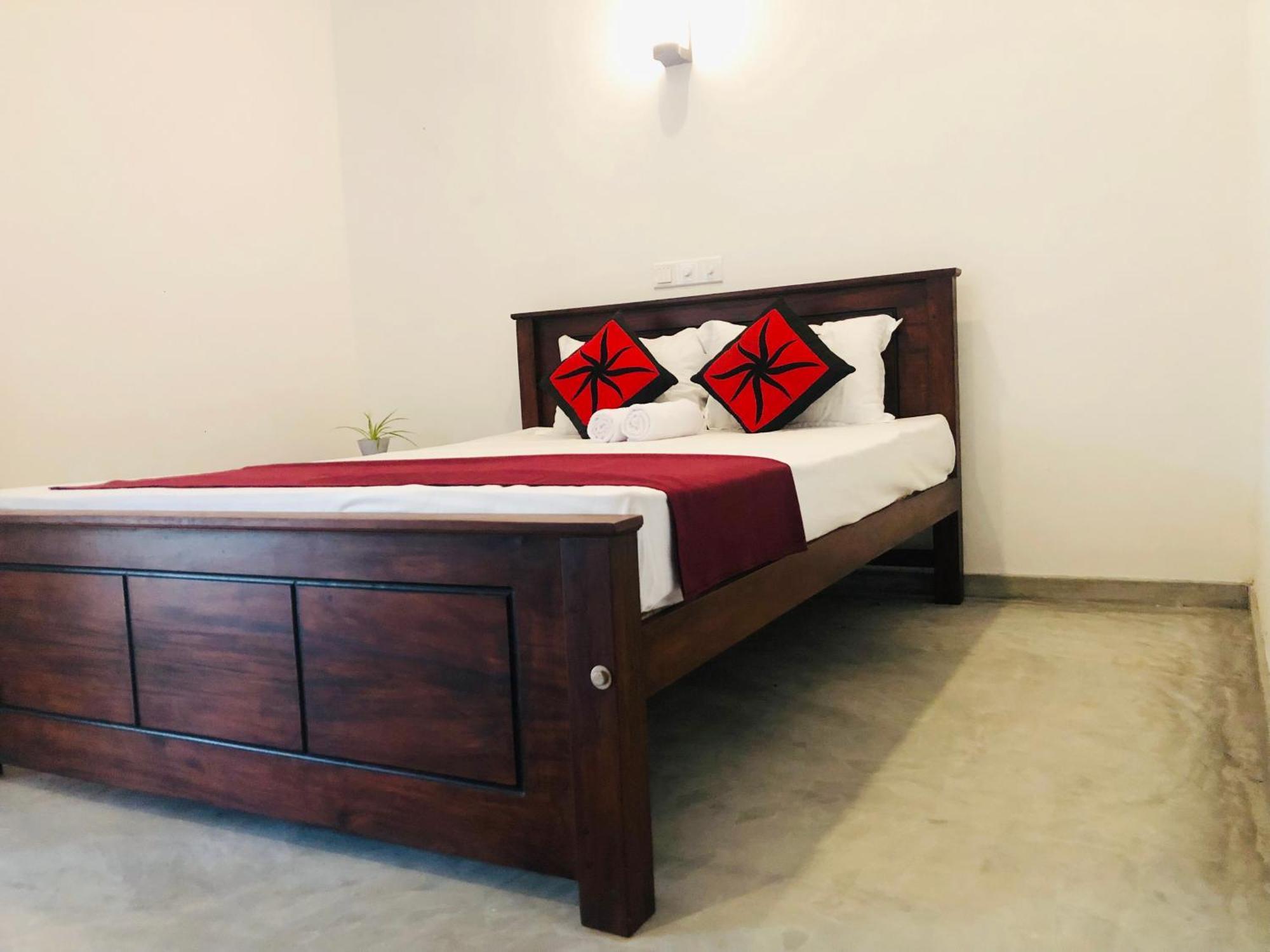 Hotel Waves Hikkaduwa Zewnętrze zdjęcie