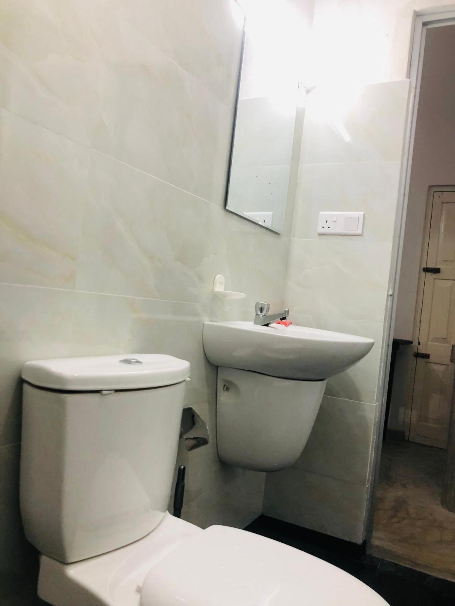 Hotel Waves Hikkaduwa Zewnętrze zdjęcie